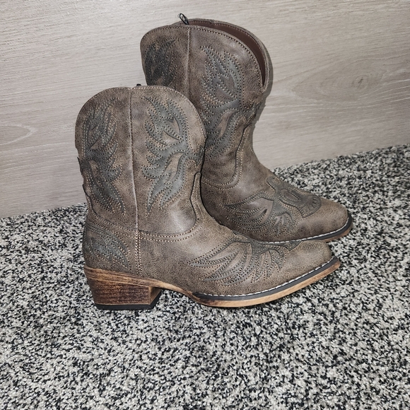 Roper Women's Amelia Eagle Overlay Western Cowboy Boots Snip Toe, Women's Size 7 - Picture 1 of 12